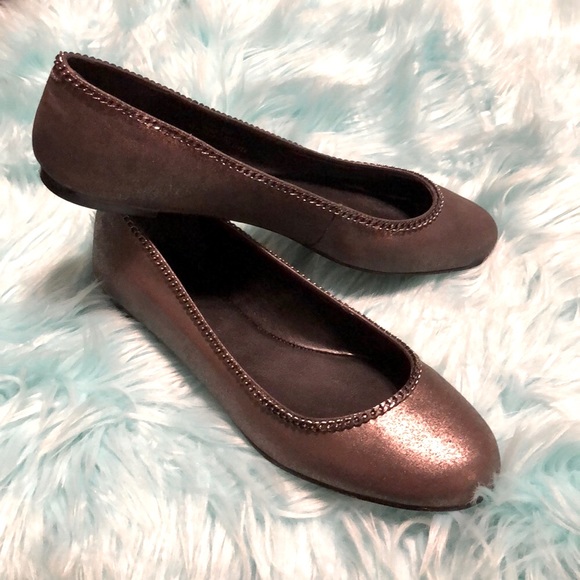 Like New Talbot silver metallic flat ballet 9.5 - Picture 5 of 7